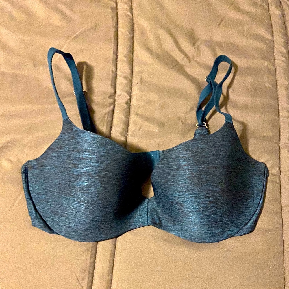 PINK lightly lined t-shirt bra